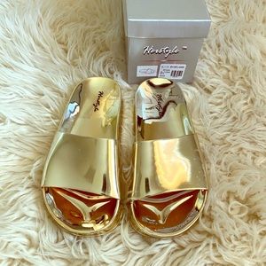 NWT - Gold Beach Slides